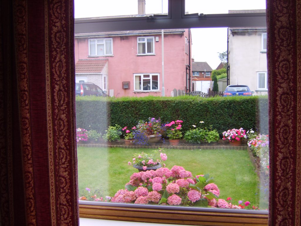 Glass unit replacement on a Doncaster home